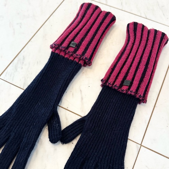 Chanel Pink & Navy Cashmere Gloves - Picture 1 of 6